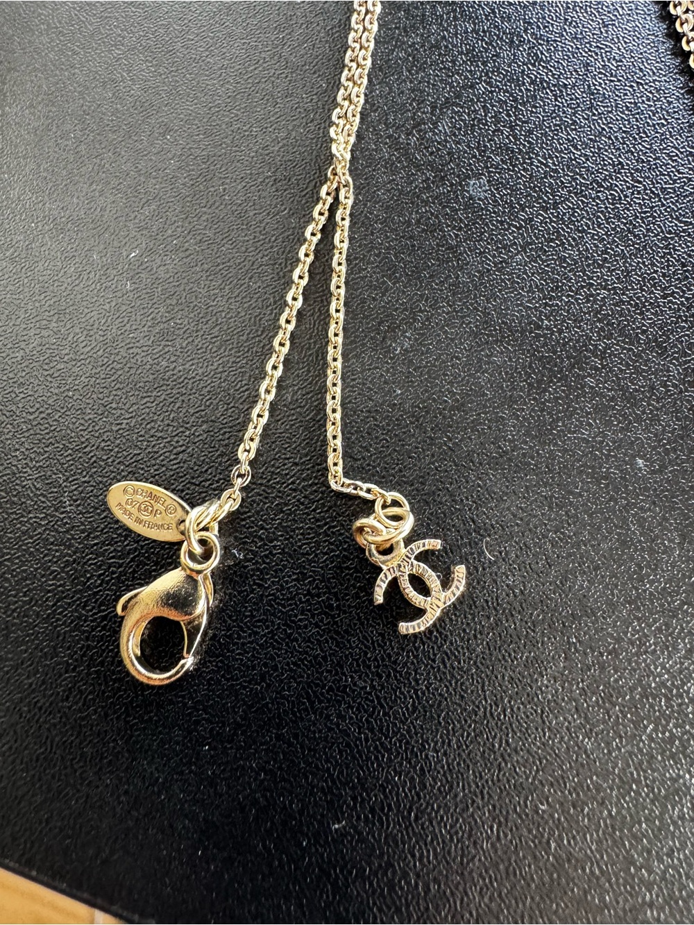 CHANEL Gripoix Gold-Tone Pendant Necklace with Red Enamel Flower and Pearl Drops - Picture 5 of 8